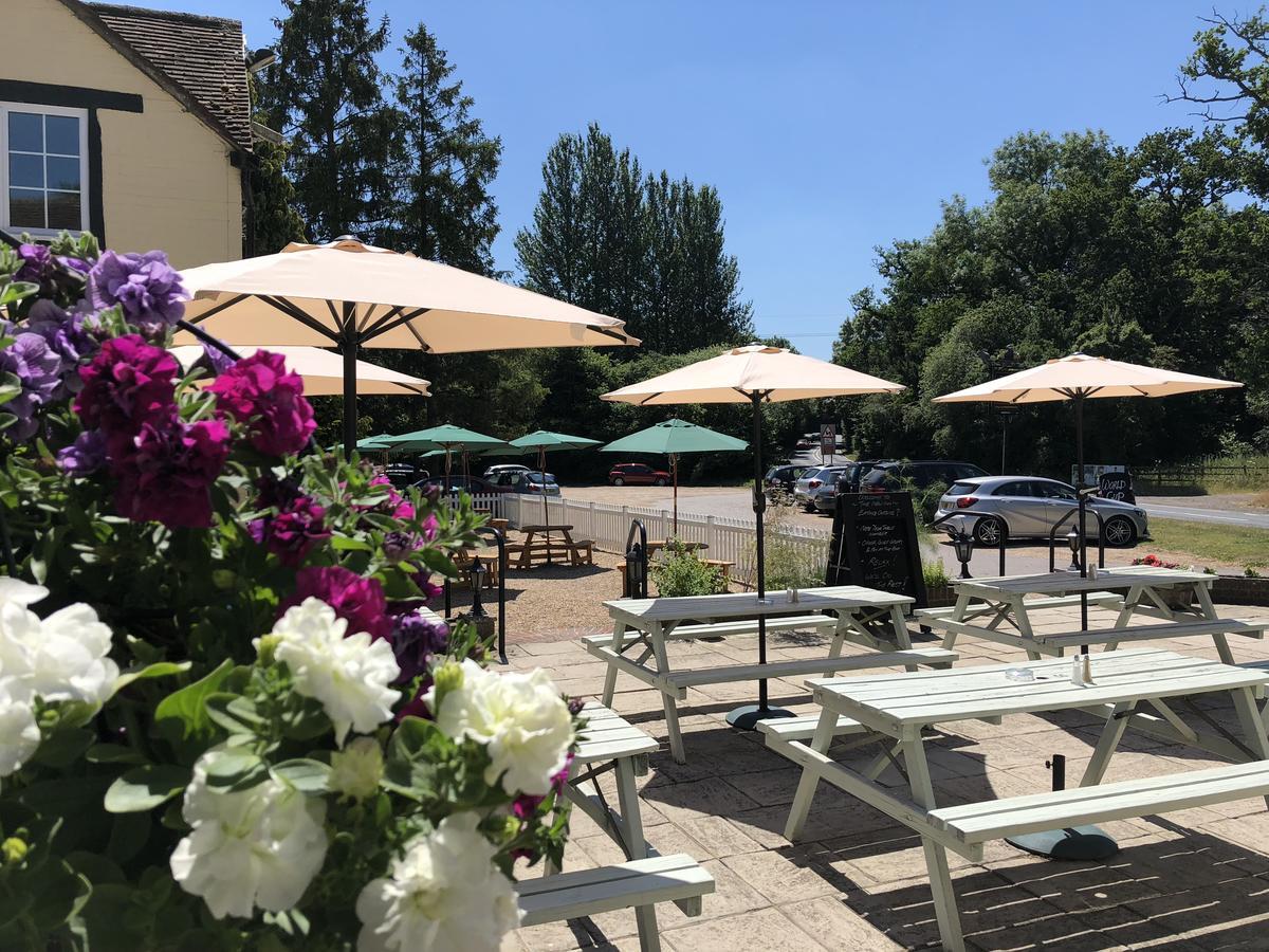 The New Inn Heckfield Luaran gambar